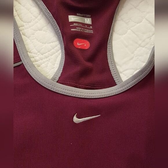 🌸HOST PICK🌸NIKE  FIT DRY Women's Mulberry/Silver Sport Athletic TOP Med - Picture 8 of 16